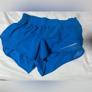 Lululemon Hotty Hot Low-Rise Lined Short 2.5”